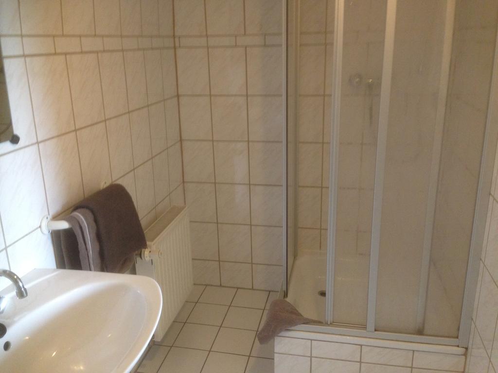 Gasthof & Pension Zum Saalestrand Bad Durrenberg Bilik gambar